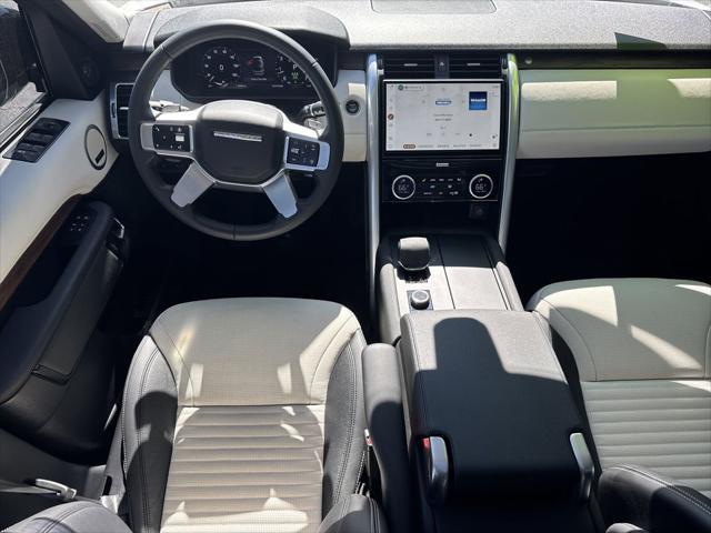 2025 Land Rover Discovery P300 S