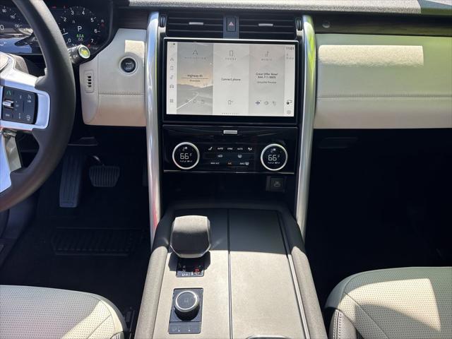 2025 Land Rover Discovery P300 S