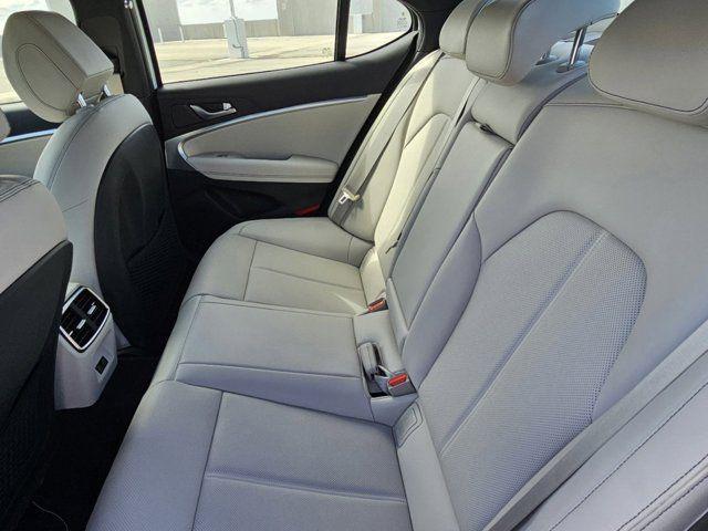 2025 Genesis G70 2.5T RWD
