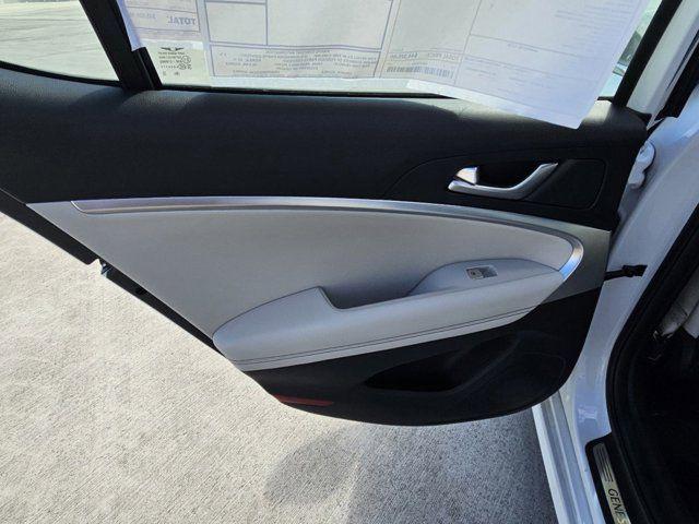 2025 Genesis G70 2.5T RWD