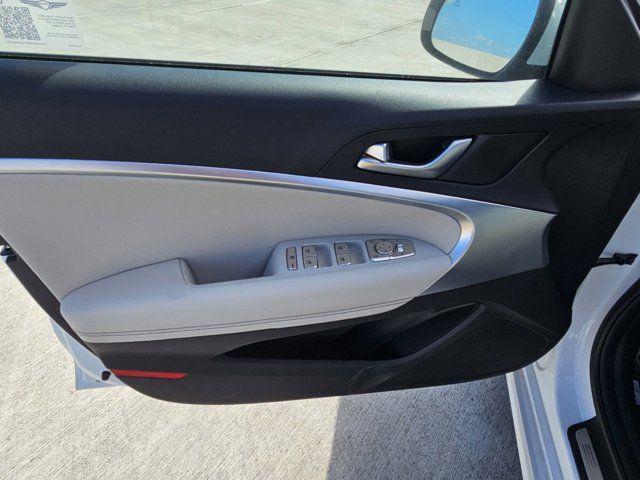2025 Genesis G70 2.5T RWD