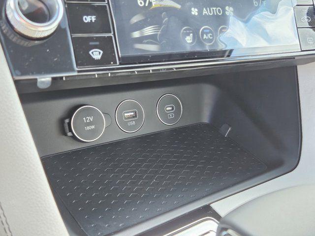 2025 Genesis G70 2.5T RWD