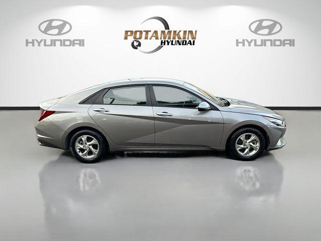 2023 Hyundai Elantra SE