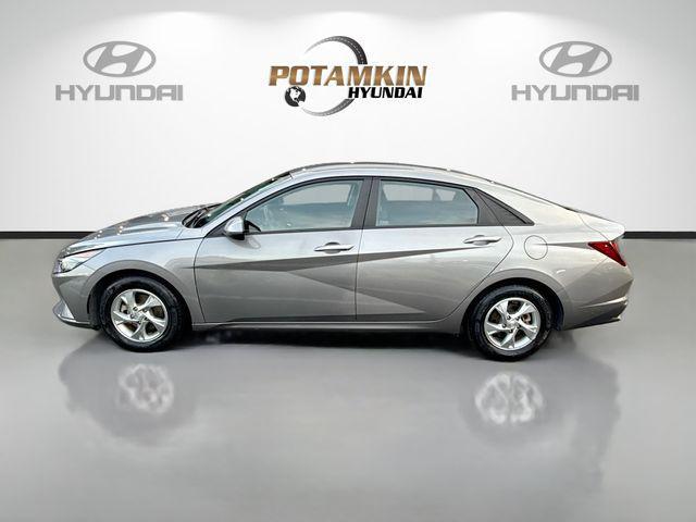 2023 Hyundai Elantra SE