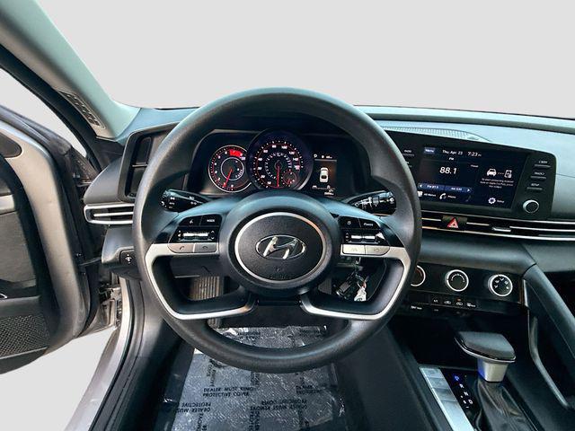 2023 Hyundai Elantra SE