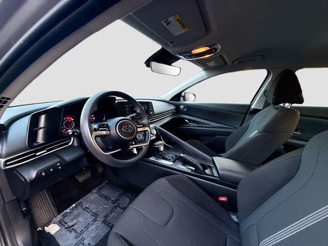 2023 Hyundai Elantra SE