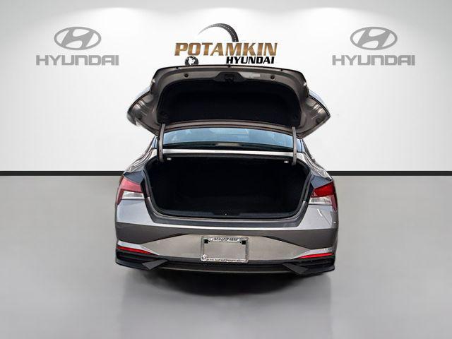 2023 Hyundai Elantra SE