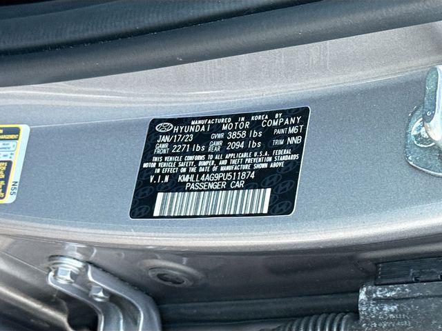 2023 Hyundai Elantra SE