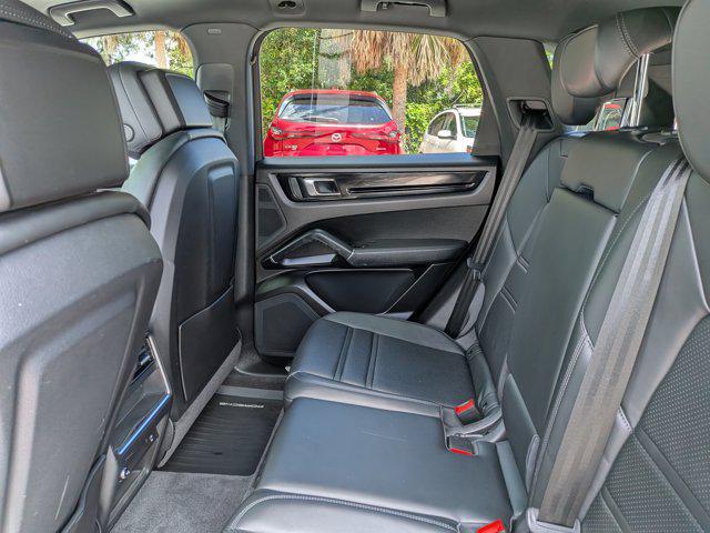 2023 Porsche Cayenne Base