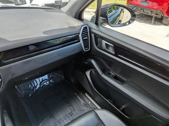 2023 Porsche Cayenne Base