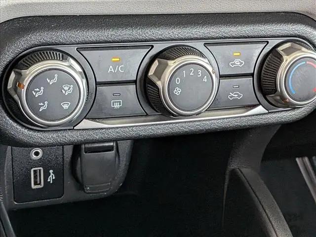 2021 Nissan Versa SV Xtronic CVT