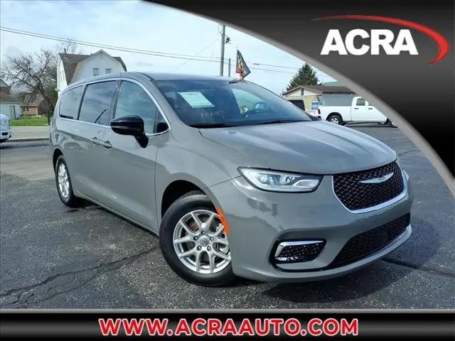 2025 Chrysler Pacifica Select for sale in Greensburg, IN