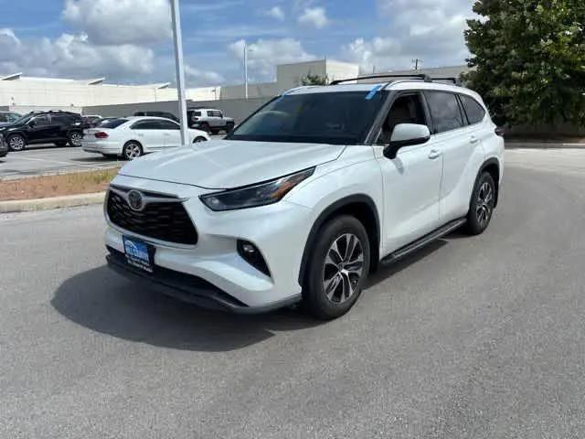 2021 Toyota Highlander XLE for sale in San Antonio, TX