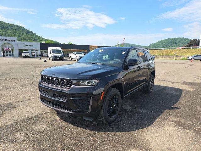 2026 Jeep Grand Cherokee GRAND CHEROKEE LAREDO ALTITUDE 4X4 2026 Jeep Grand Cherokee GRAND CHEROKEE LAREDO ALTITUDE 4X4