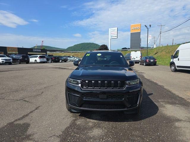 2026 Jeep Grand Cherokee GRAND CHEROKEE LAREDO ALTITUDE 4X4 2026 Jeep Grand Cherokee GRAND CHEROKEE LAREDO ALTITUDE 4X4