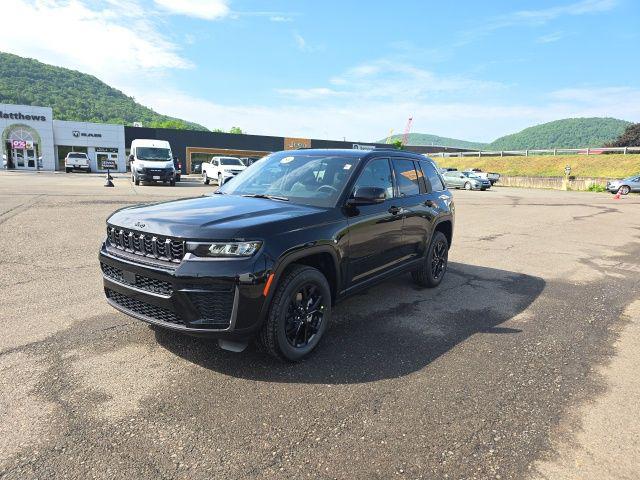2026 Jeep Grand Cherokee GRAND CHEROKEE LAREDO ALTITUDE 4X4 2026 Jeep Grand Cherokee GRAND CHEROKEE LAREDO ALTITUDE 4X4