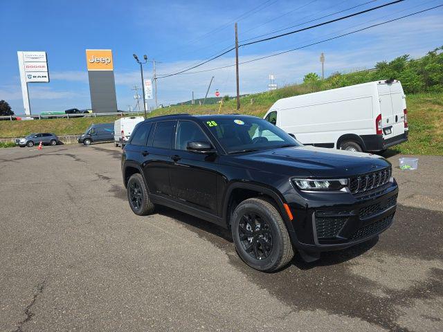 2026 Jeep Grand Cherokee GRAND CHEROKEE LAREDO ALTITUDE 4X4 2026 Jeep Grand Cherokee GRAND CHEROKEE LAREDO ALTITUDE 4X4