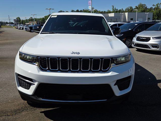 2026 Jeep Grand Cherokee Laredo 4x2