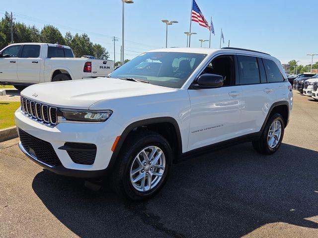 2026 Jeep Grand Cherokee Laredo 4x2