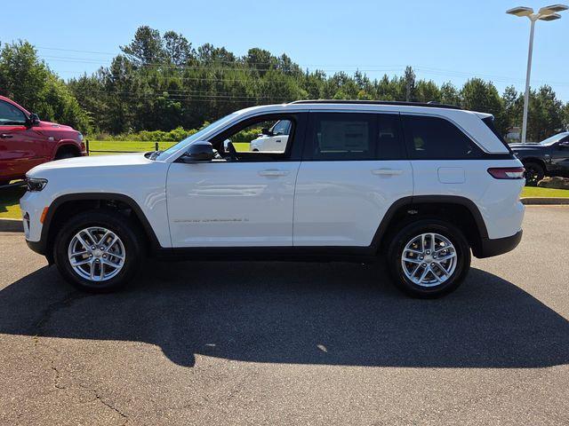 2026 Jeep Grand Cherokee Laredo 4x2