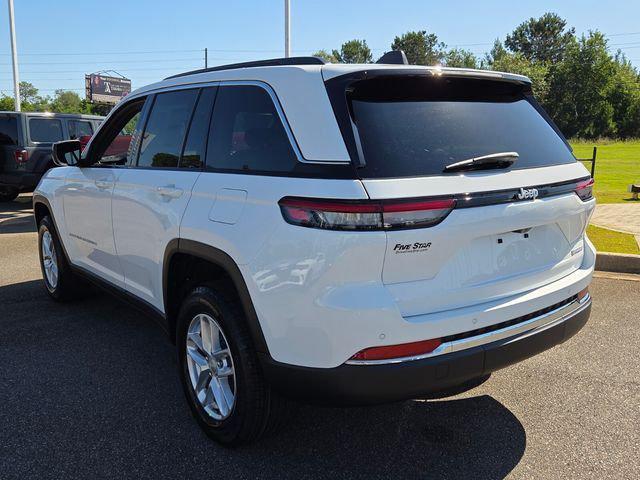 2026 Jeep Grand Cherokee Laredo 4x2