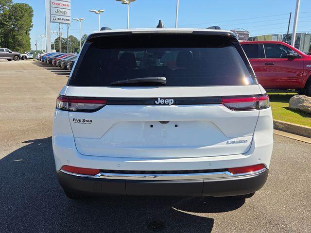 2026 Jeep Grand Cherokee Laredo 4x2