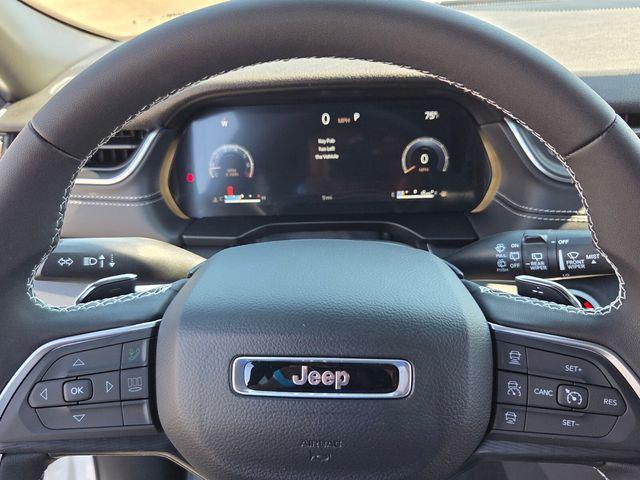 2026 Jeep Grand Cherokee Laredo 4x2