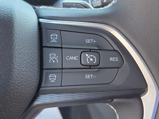 2026 Jeep Grand Cherokee Laredo 4x2