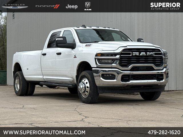 2026 RAM Ram 3500 RAM 3500 TRADESMAN CREW CAB 4X4 8 BOX