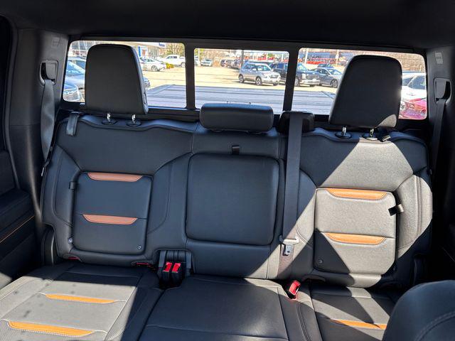 2024 GMC Sierra 2500HD 4WD Crew Cab Standard Bed AT4