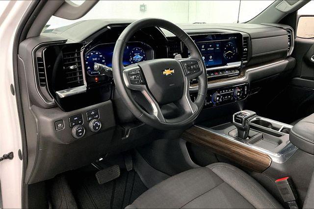 2023 Chevrolet Silverado 1500 4WD Crew Cab Standard Bed LT