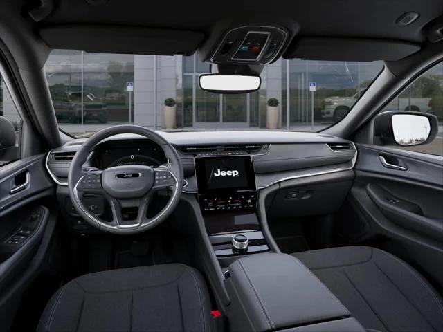 2026 Jeep Grand Cherokee Altitude 4x2