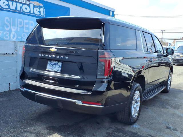 2025 Chevrolet Suburban 4WD LT