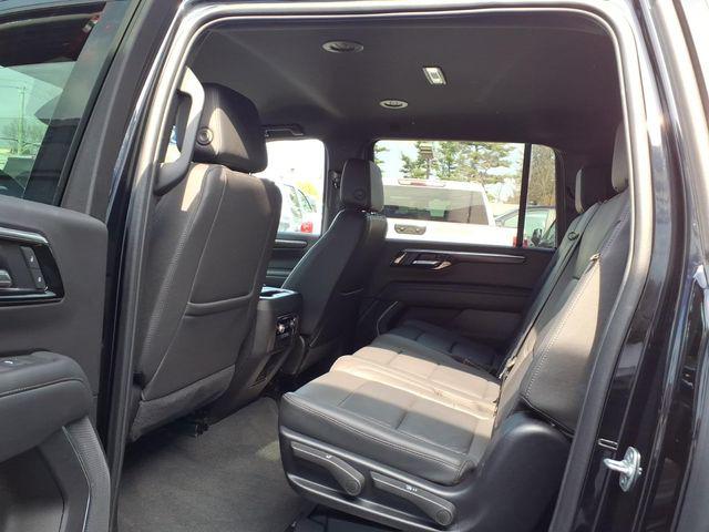 2025 Chevrolet Suburban 4WD LT