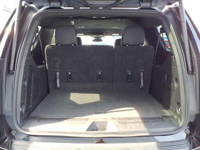 2025 Chevrolet Suburban 4WD LT
