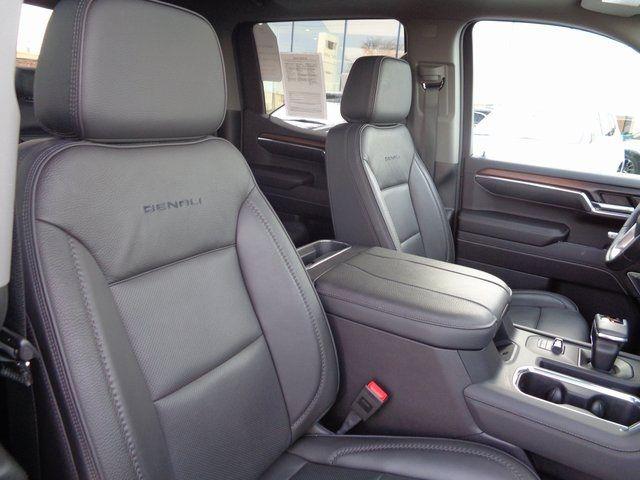 2024 GMC Sierra 1500 4WD Crew Cab Short Box Denali