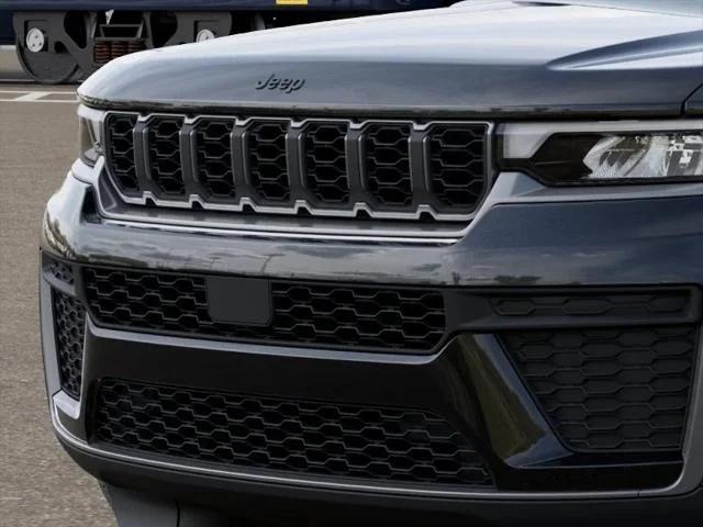 2026 Jeep Grand Cherokee Altitude 4x2