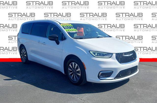 2024 Chrysler Pacifica Hybrid Select