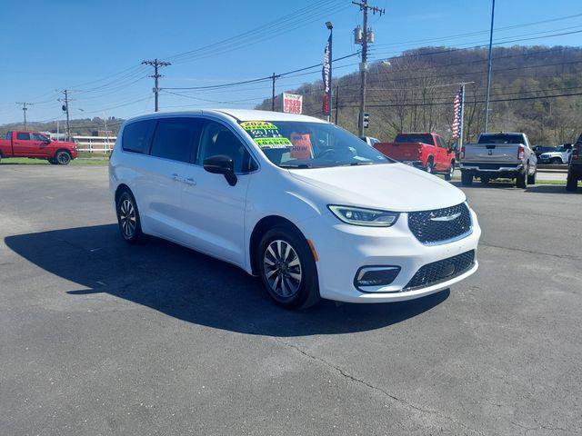 2024 Chrysler Pacifica Hybrid Select