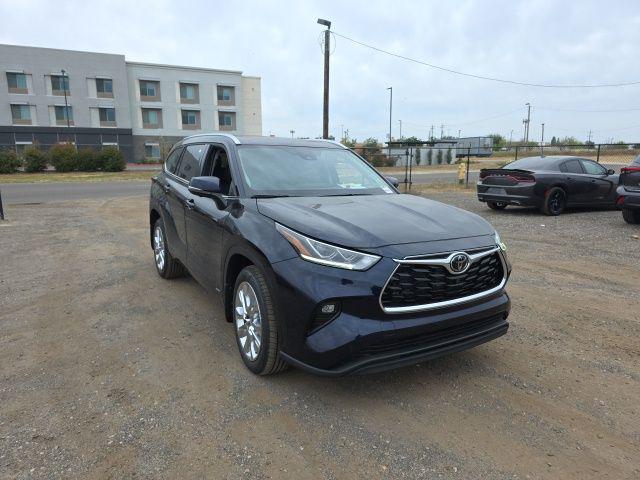 2026 Toyota Highlander Hybrid Limited for sale in Selma, CA