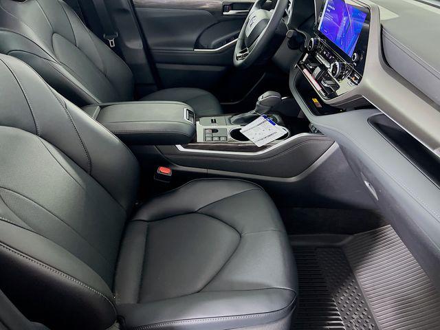 2026 Toyota Highlander Hybrid Limited