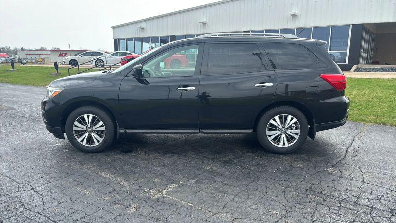 2017 Nissan Pathfinder SV