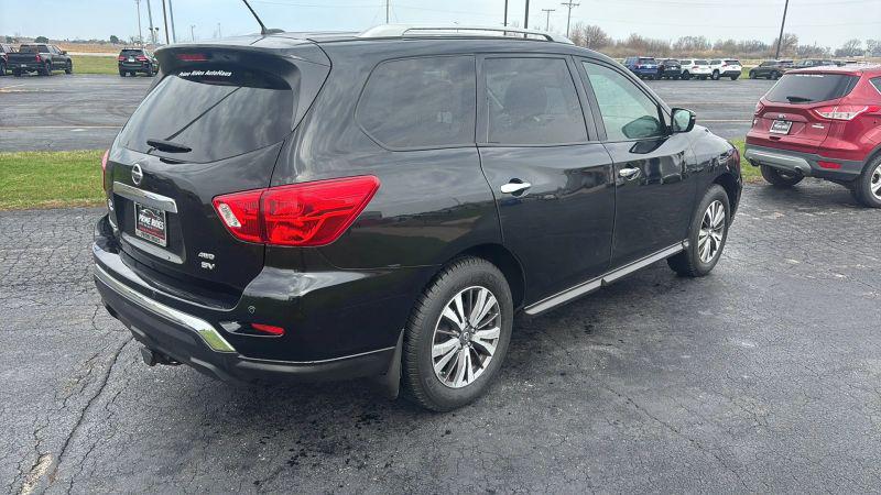 2017 Nissan Pathfinder SV
