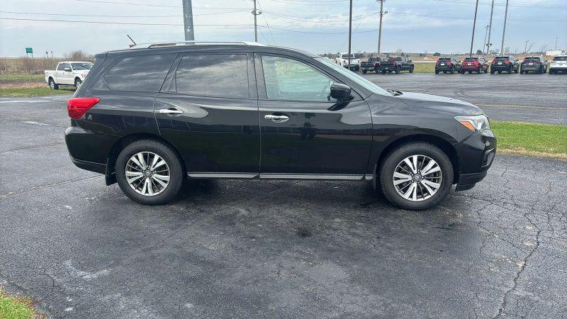 2017 Nissan Pathfinder SV