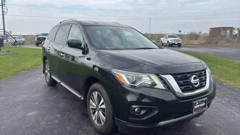 2017 Nissan Pathfinder SV