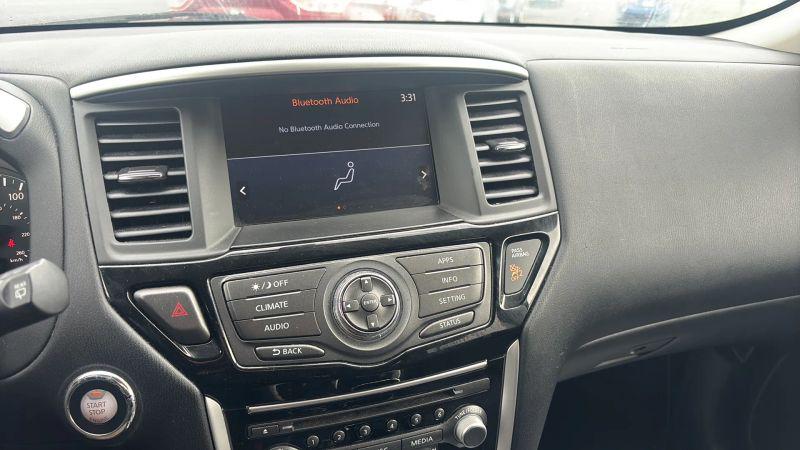 2017 Nissan Pathfinder SV