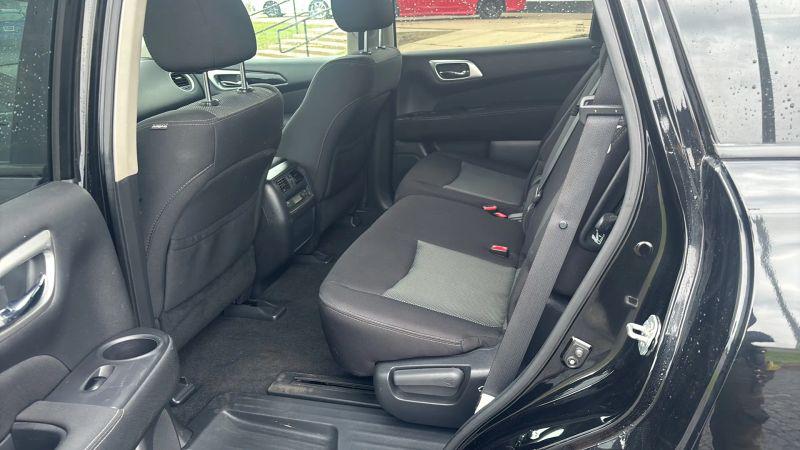 2017 Nissan Pathfinder SV