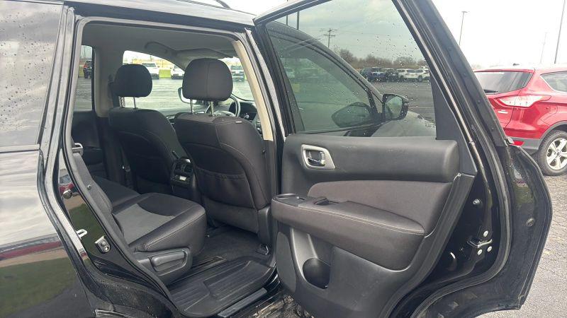 2017 Nissan Pathfinder SV