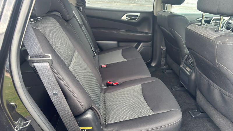 2017 Nissan Pathfinder SV