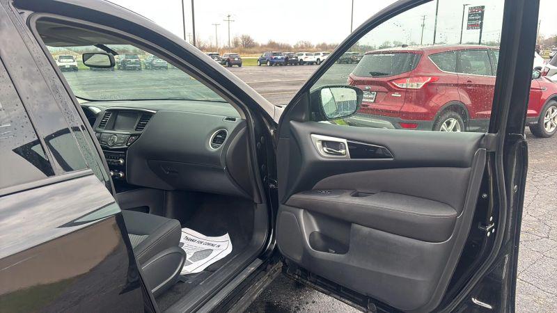 2017 Nissan Pathfinder SV